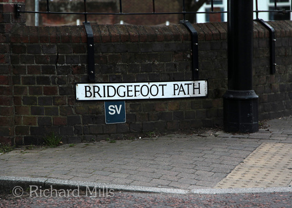 Bridgefoot-Path