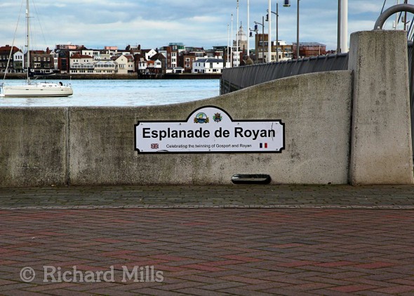 Esplanade-Royal---Gosport---Jan-2012-13-e-©