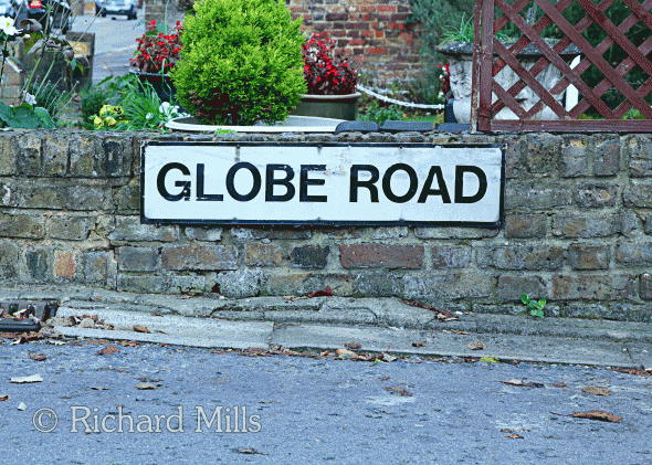 Globe-Road