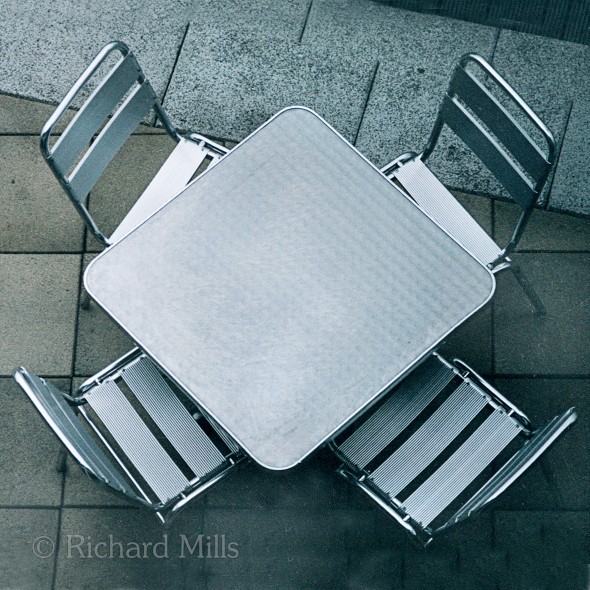 Grey - Gun Wharf - chairs 2 esq ©