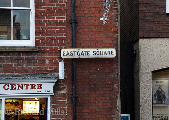 Eastgate-Square,-Chichester---Nov-2013-60-e-©