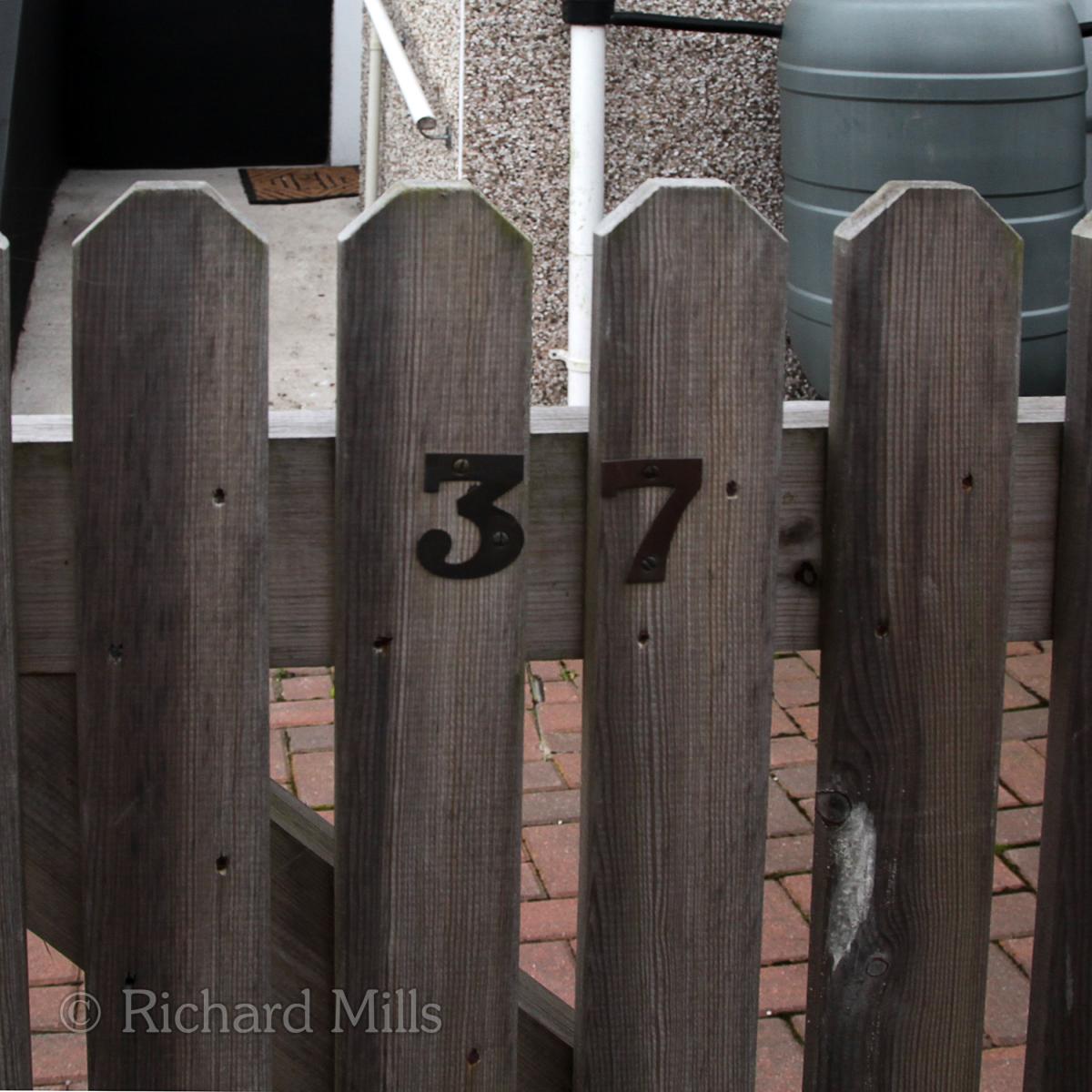 Numbers on Gates - iMAGES & iMAGININGSiMAGES & iMAGININGS